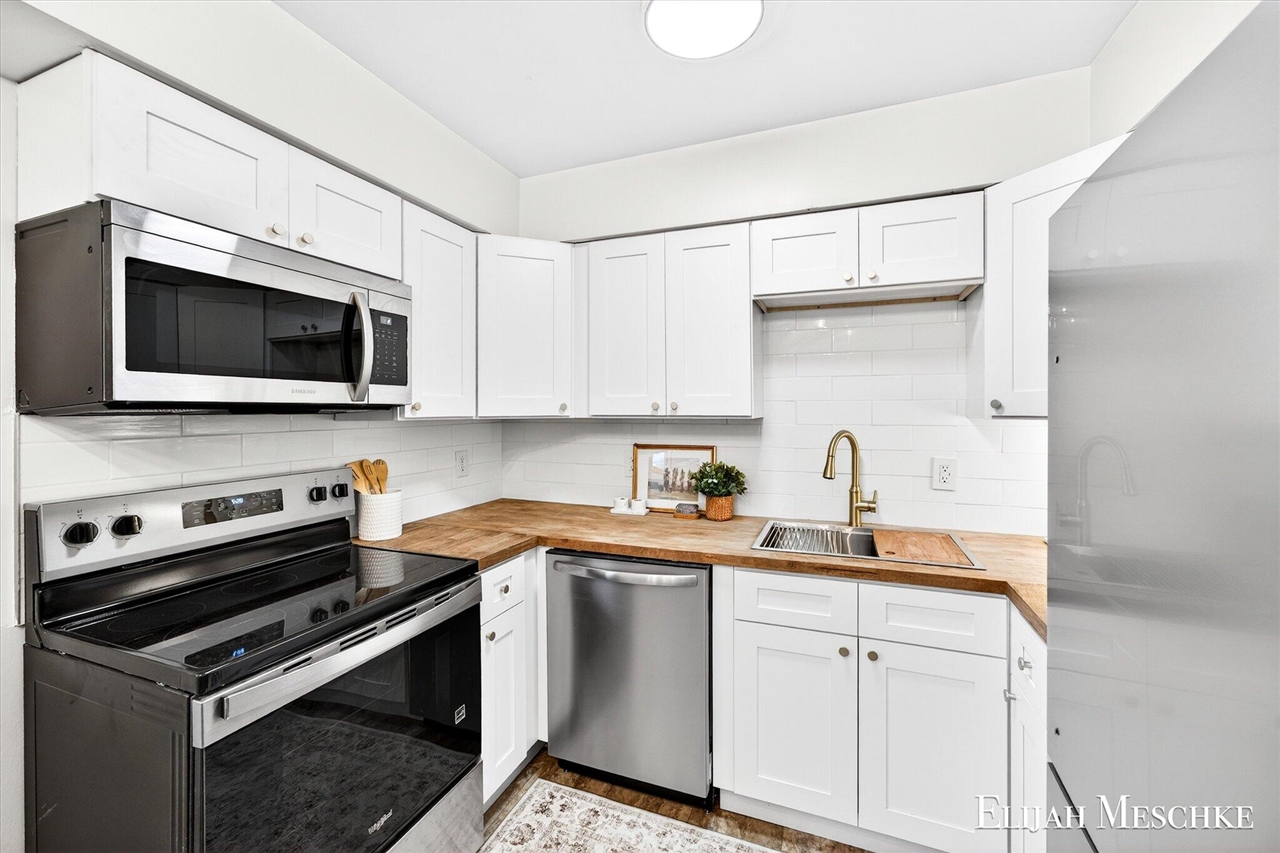 206 W Nelson Street, Hastings, MI, 49058