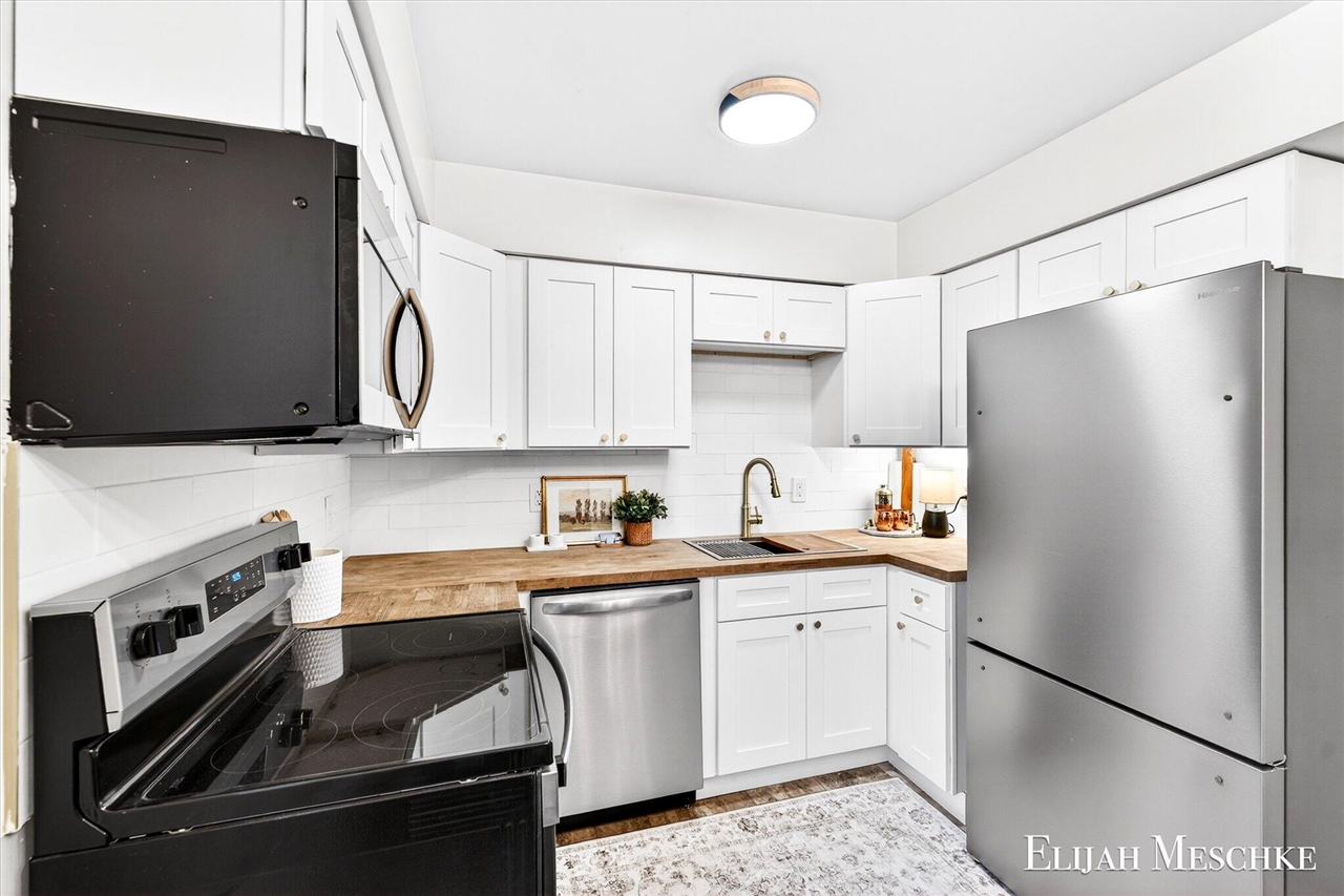 206 W Nelson Street, Hastings, MI, 49058