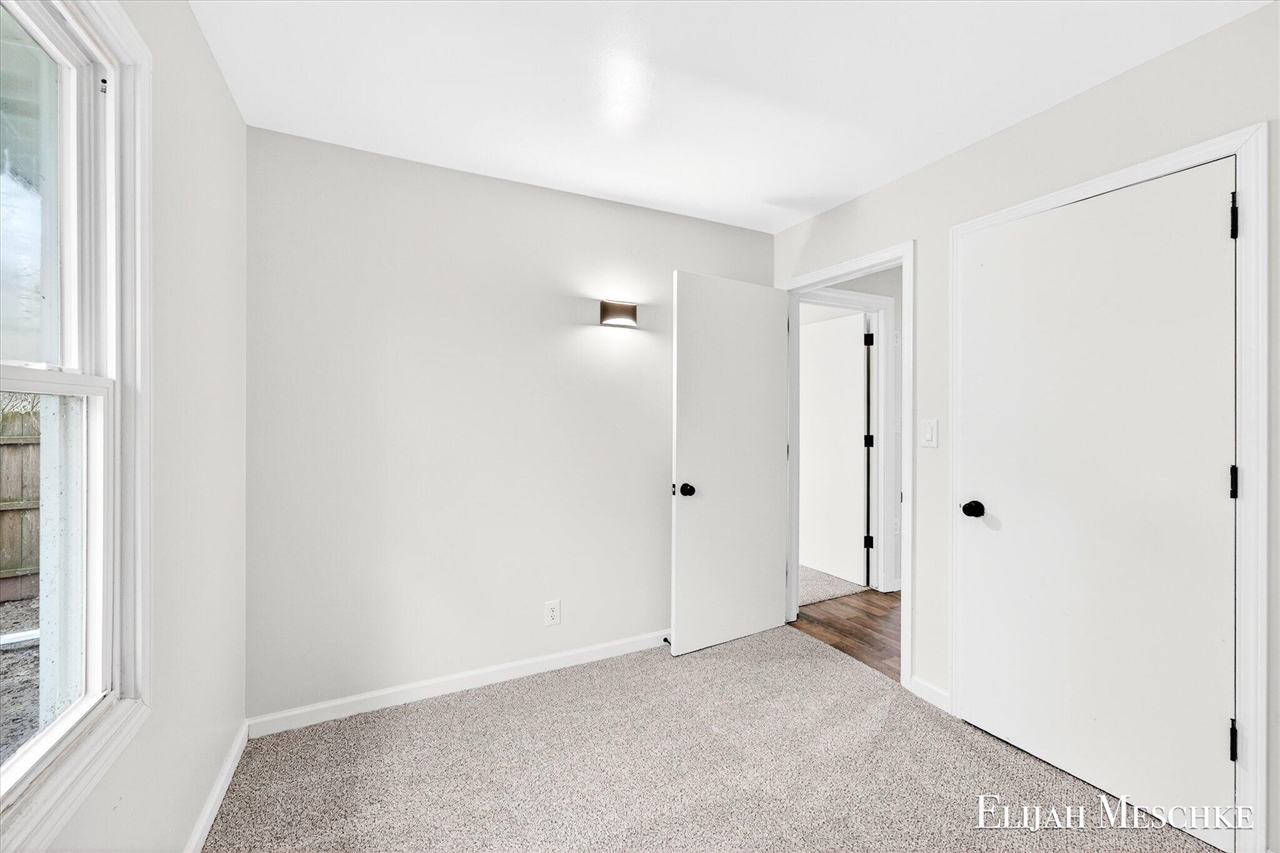 206 W Nelson Street, Hastings, MI, 49058