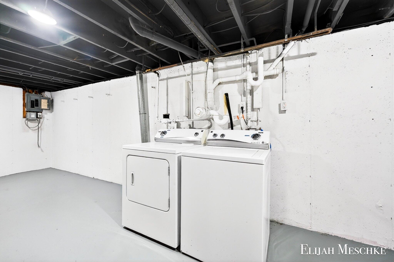 206 W Nelson Street, Hastings, MI, 49058