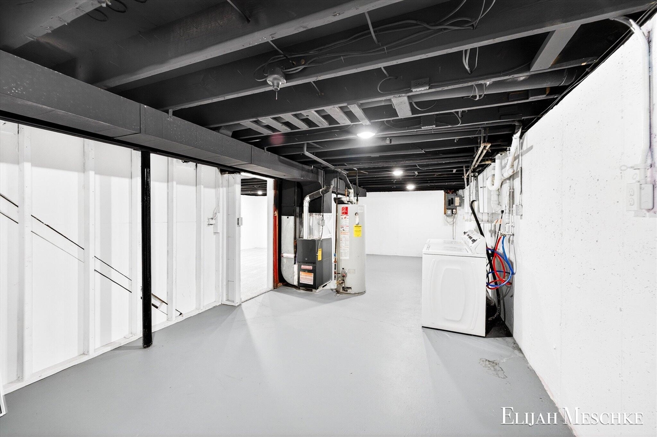 206 W Nelson Street, Hastings, MI, 49058