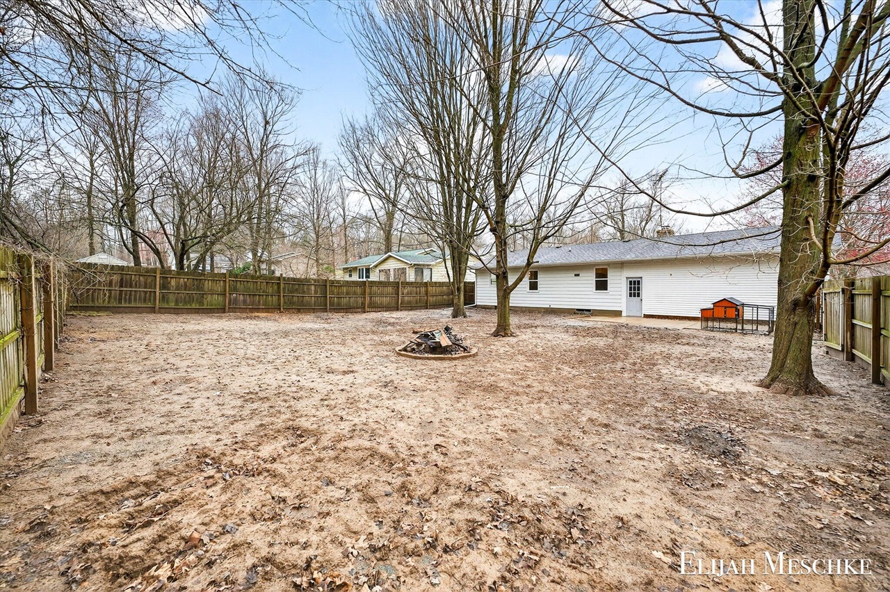 206 W Nelson Street, Hastings, MI, 49058