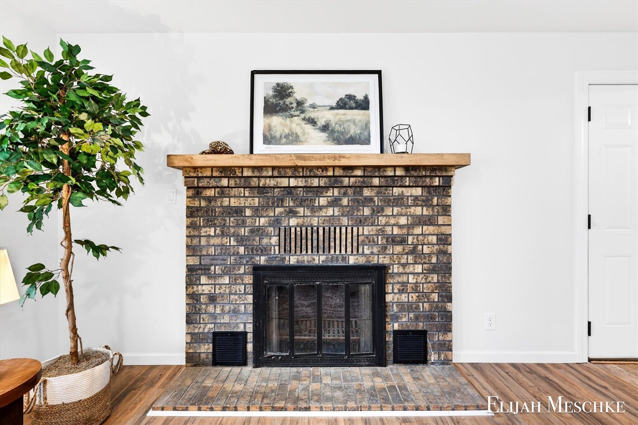 206 W Nelson Street, Hastings, MI, 49058