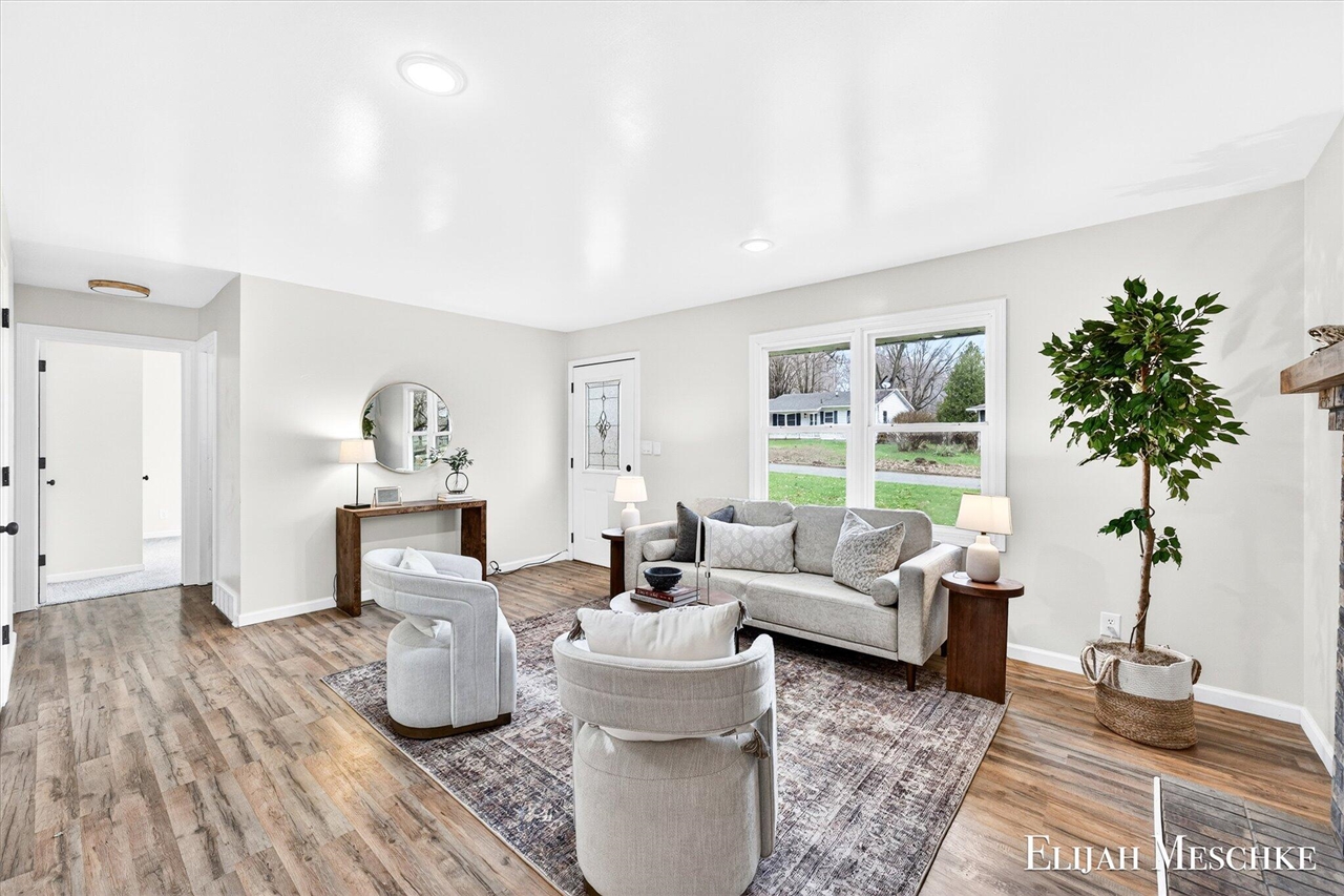 206 W Nelson Street, Hastings, MI, 49058