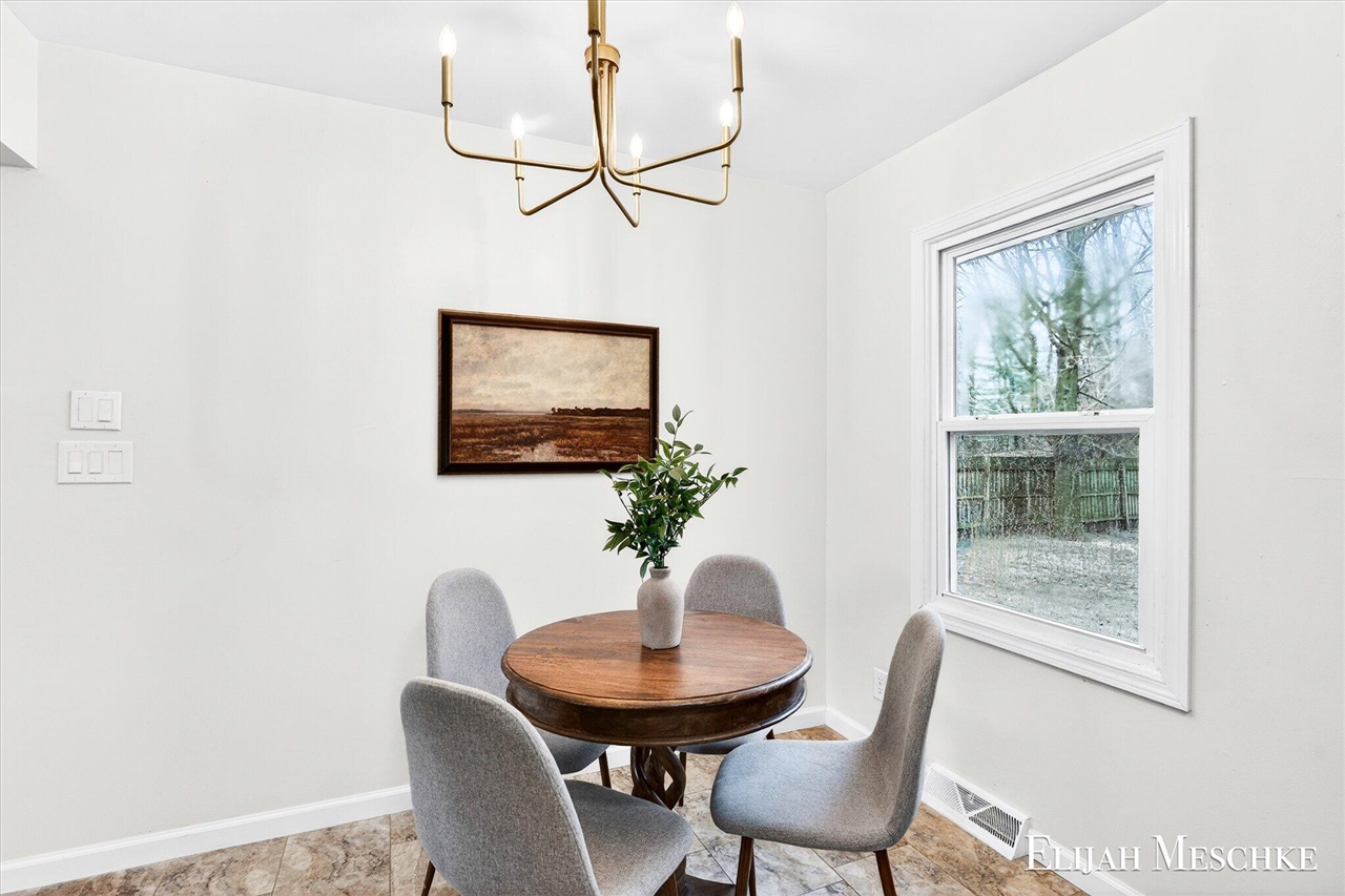 206 W Nelson Street, Hastings, MI, 49058