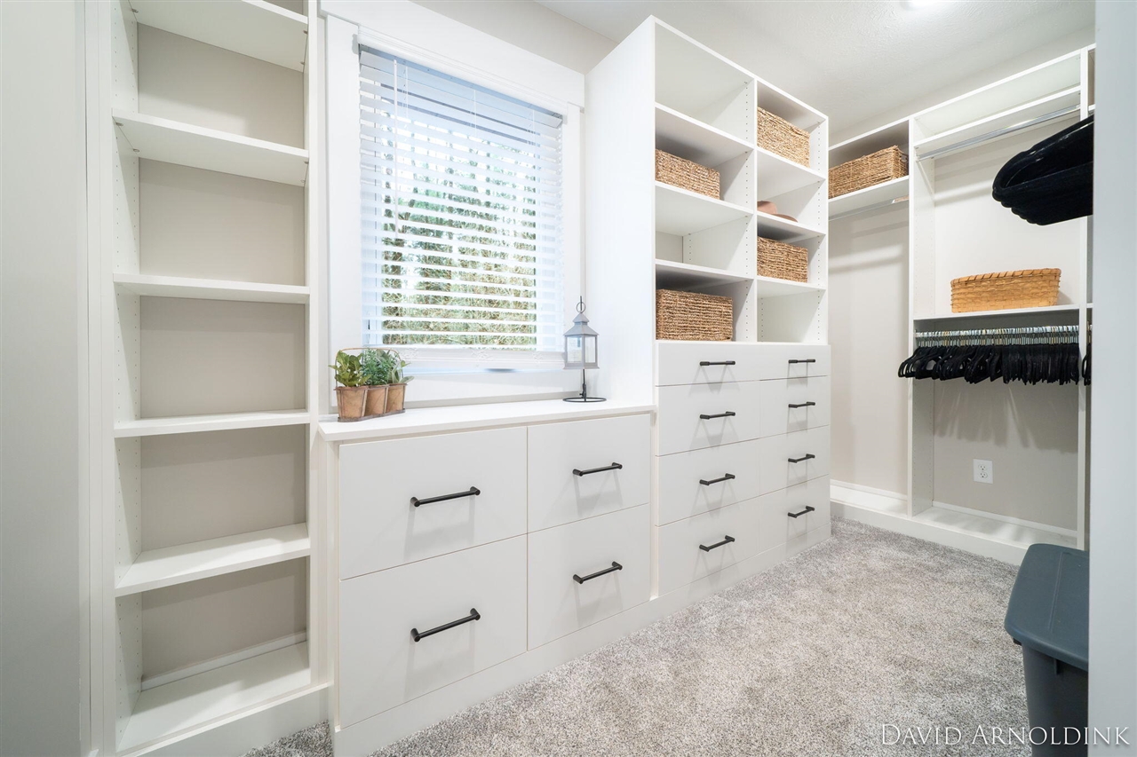 6264 140th Avenue, Holland, MI, 49423-9732