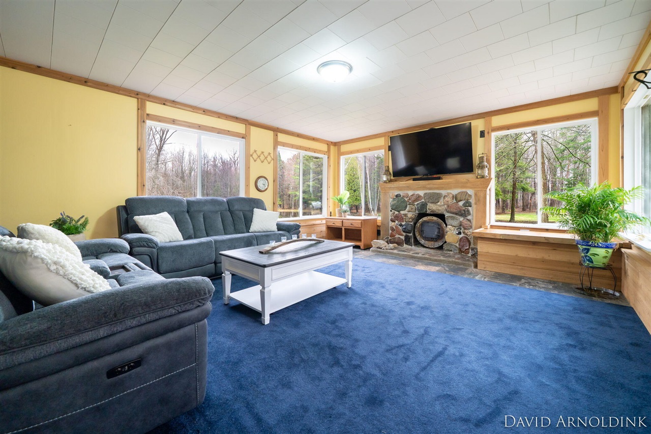 6264 140th Avenue, Holland, MI, 49423-9732