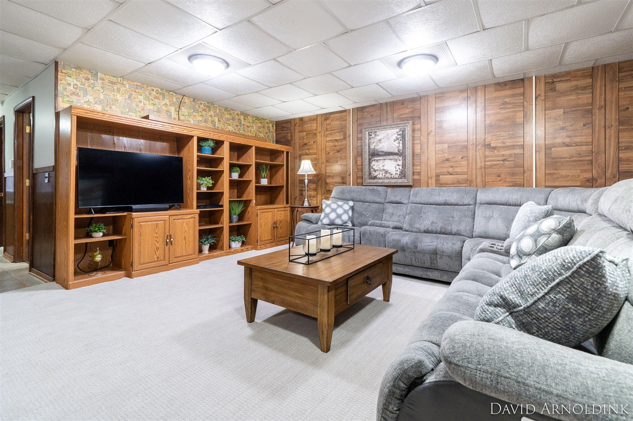 6264 140th Avenue, Holland, MI, 49423-9732