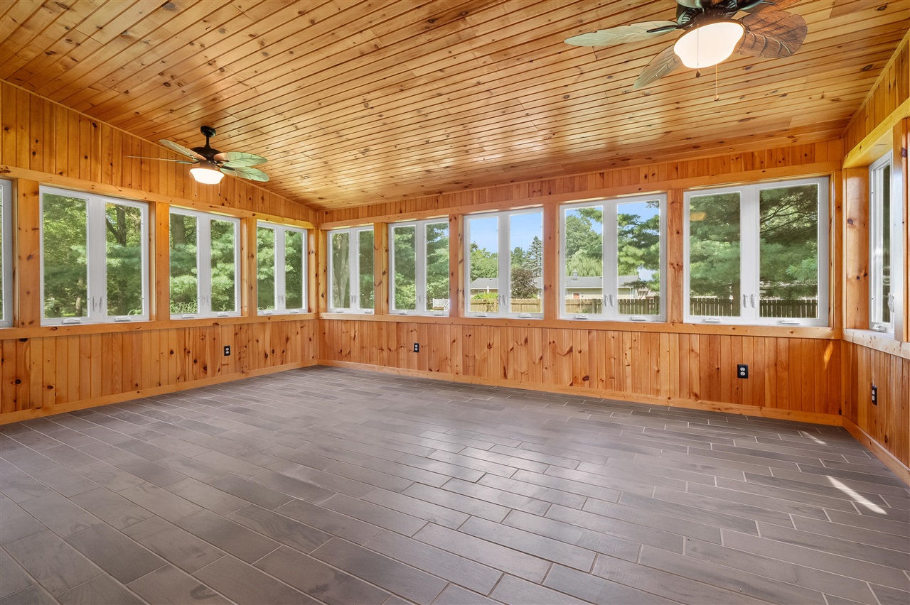 8218 N 37th Street, Richland, MI, 49083-9339