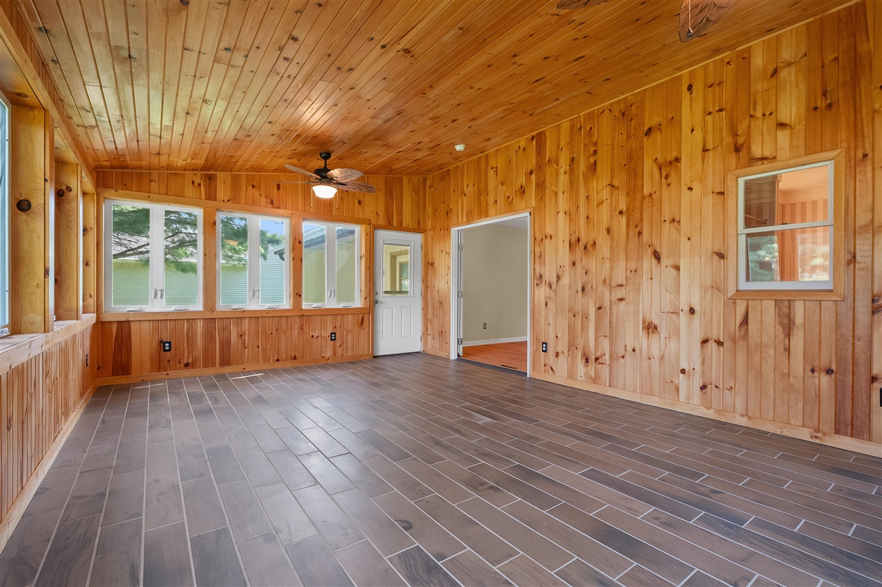 8218 N 37th Street, Richland, MI, 49083-9339