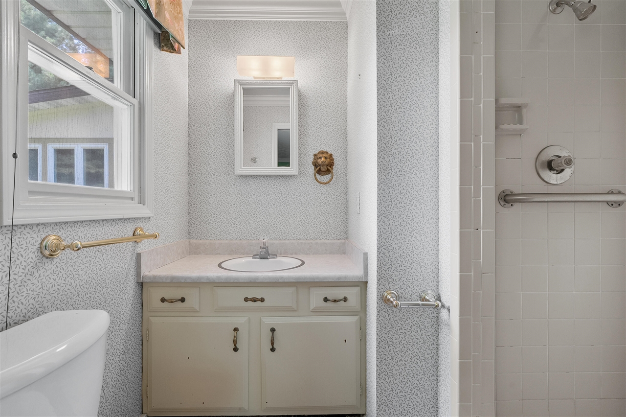 8218 N 37th Street, Richland, MI, 49083-9339