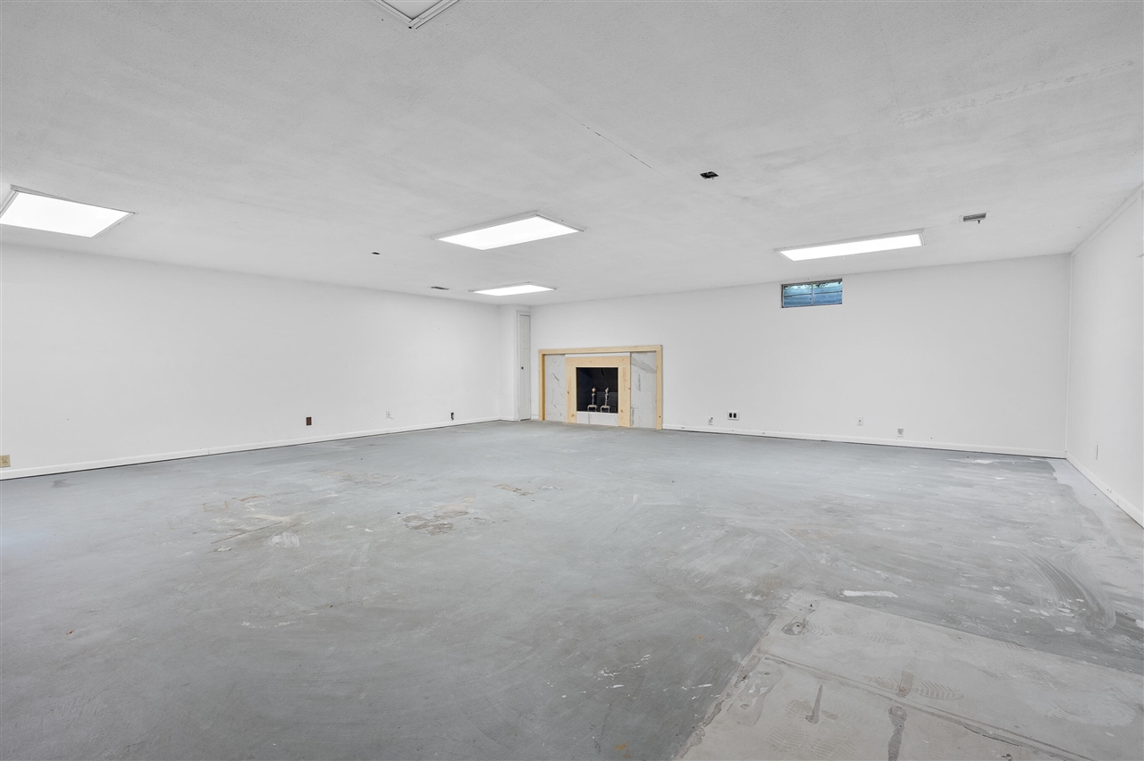 8218 N 37th Street, Richland, MI, 49083-9339