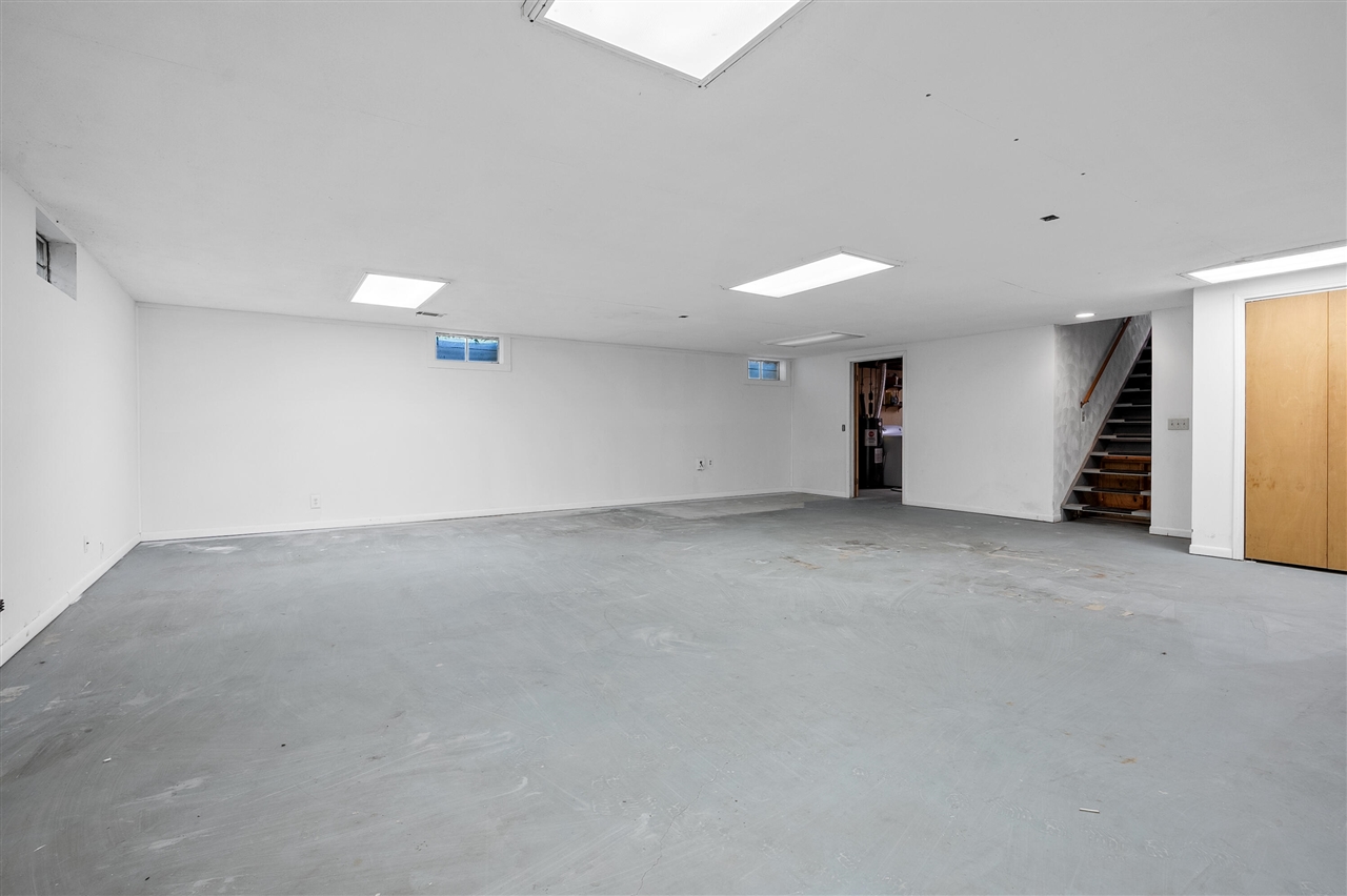 8218 N 37th Street, Richland, MI, 49083-9339