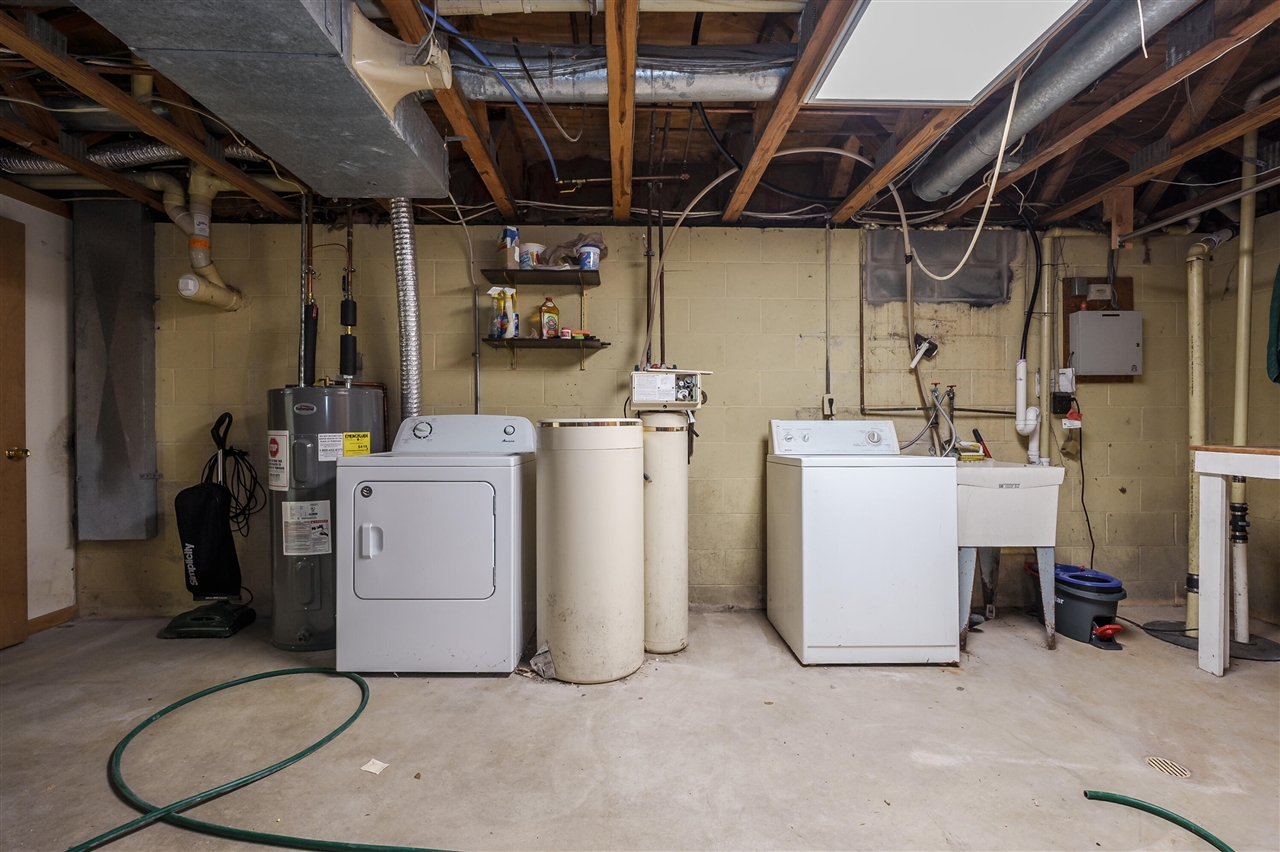 8218 N 37th Street, Richland, MI, 49083-9339