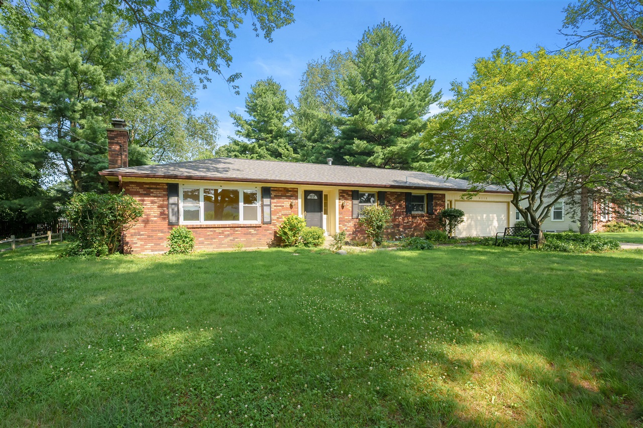 8218 N 37th Street, Richland, MI, 49083-9339