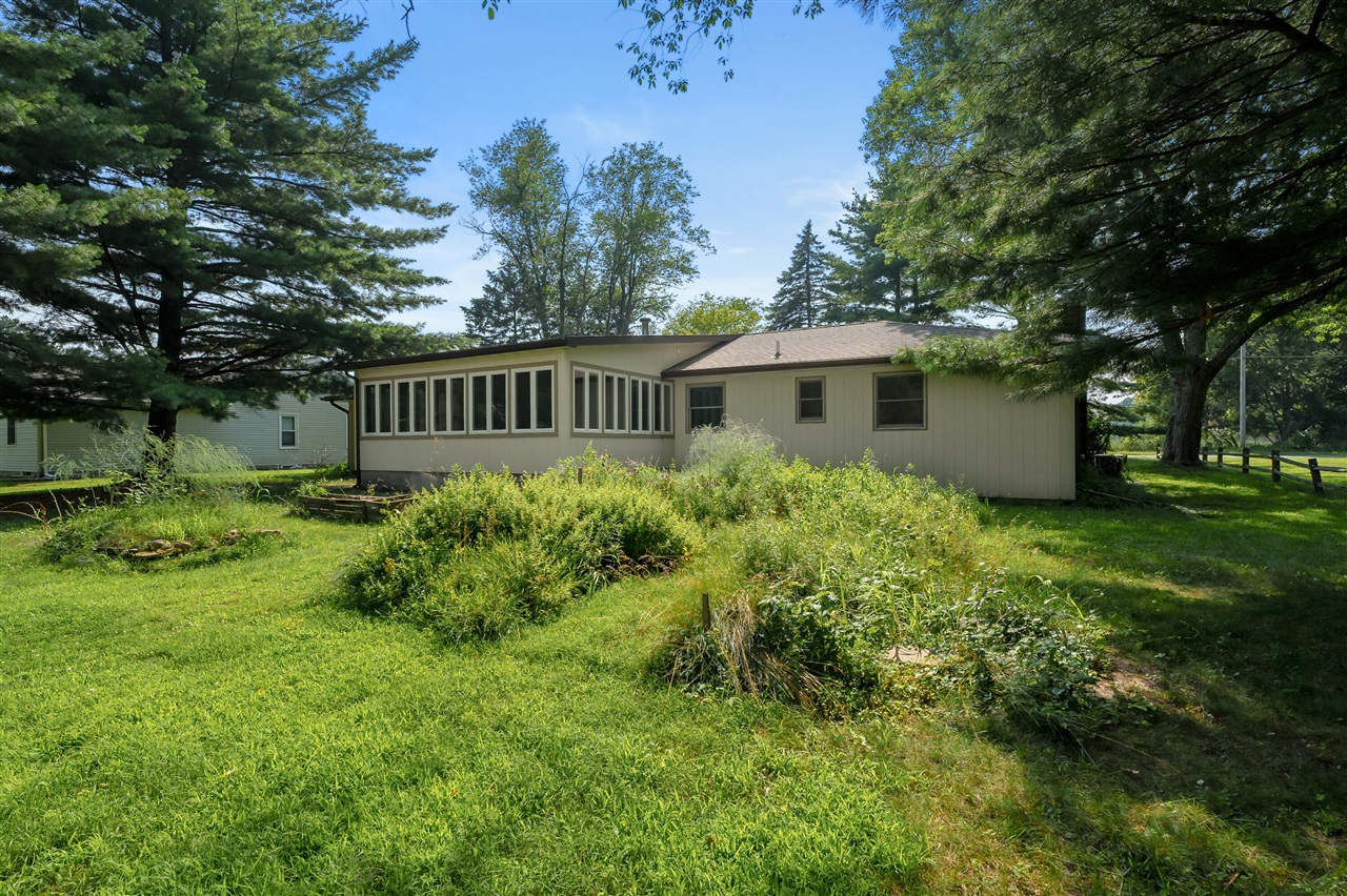 8218 N 37th Street, Richland, MI, 49083-9339