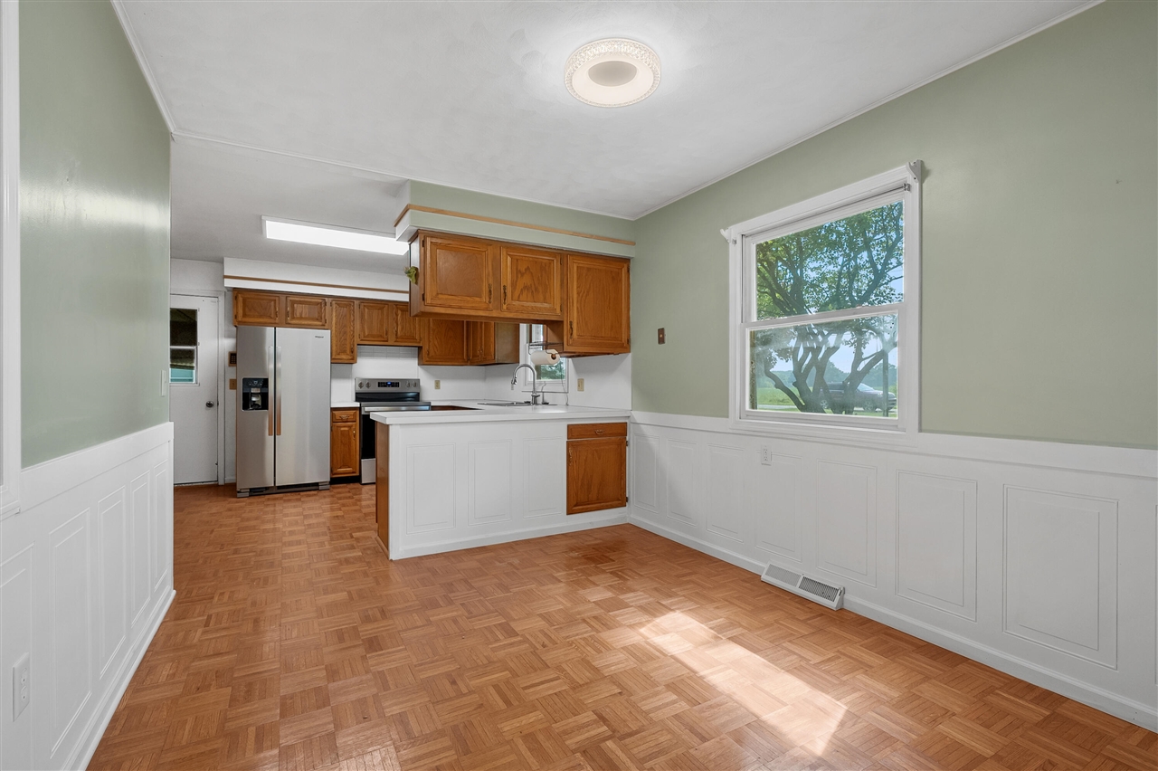 8218 N 37th Street, Richland, MI, 49083-9339