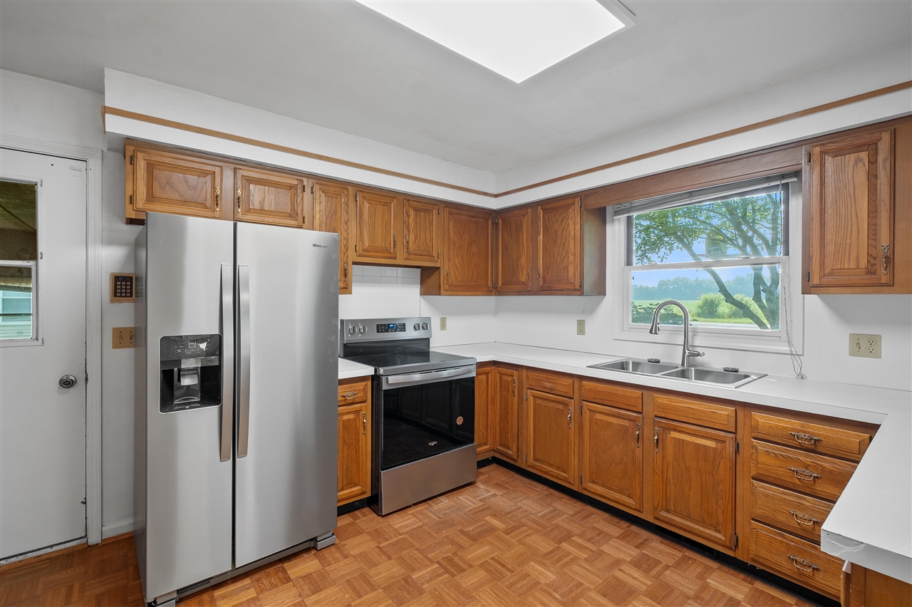 8218 N 37th Street, Richland, MI, 49083-9339