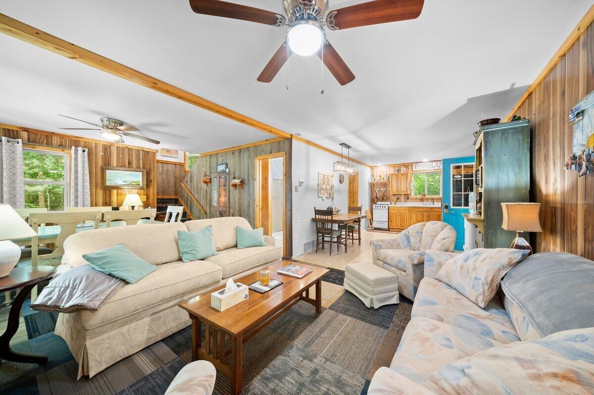 20308 Lakeview Drive, Tustin, MI, 49688-8286