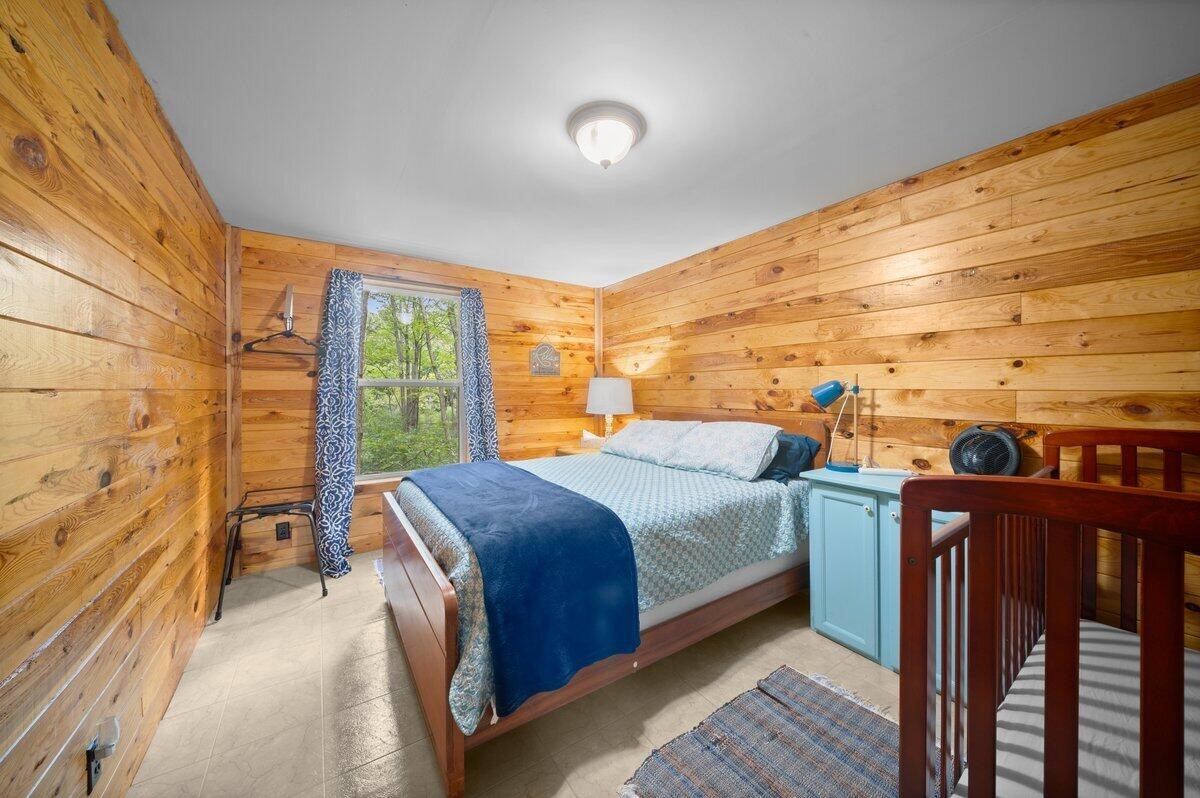 20308 Lakeview Drive, Tustin, MI, 49688-8286