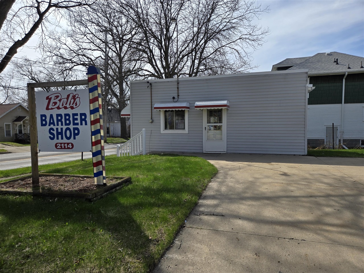 2114 E Ganson Street, Jackson, MI, 49202-3716