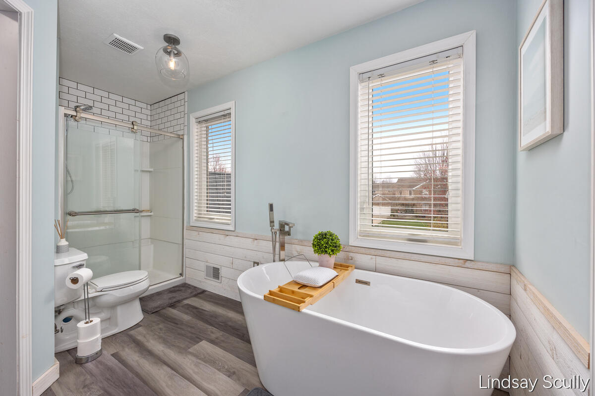 7855 Meadowood Drive, Hudsonville, MI, 49426-7318