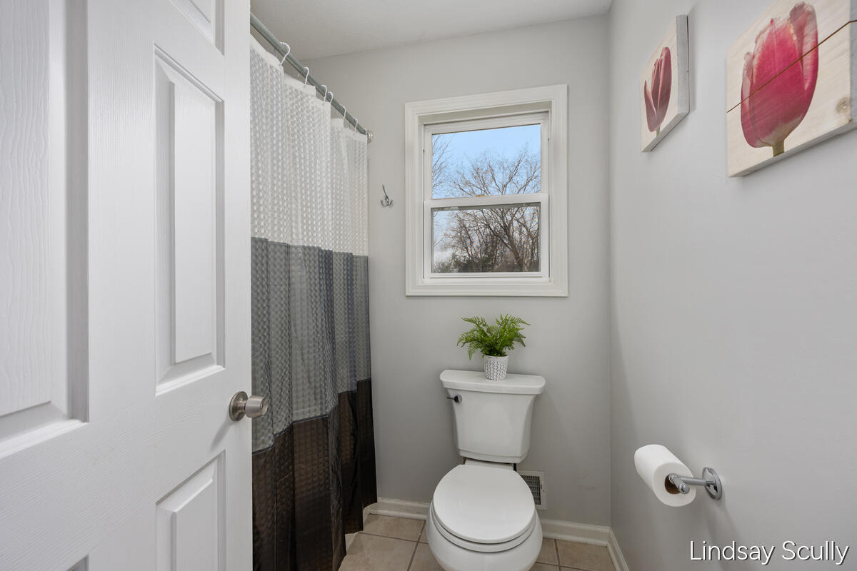 7855 Meadowood Drive, Hudsonville, MI, 49426-7318