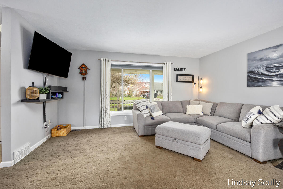 7855 Meadowood Drive, Hudsonville, MI, 49426-7318