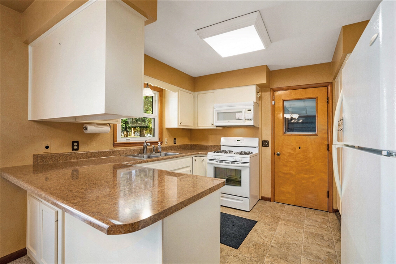 340 W Railroad Street, Centreville, MI, 49032