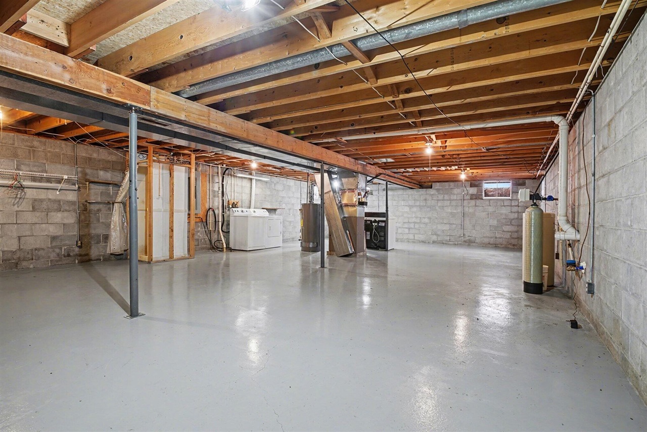 603 Broadway Avenue, White Pigeon, MI, 49099-8708