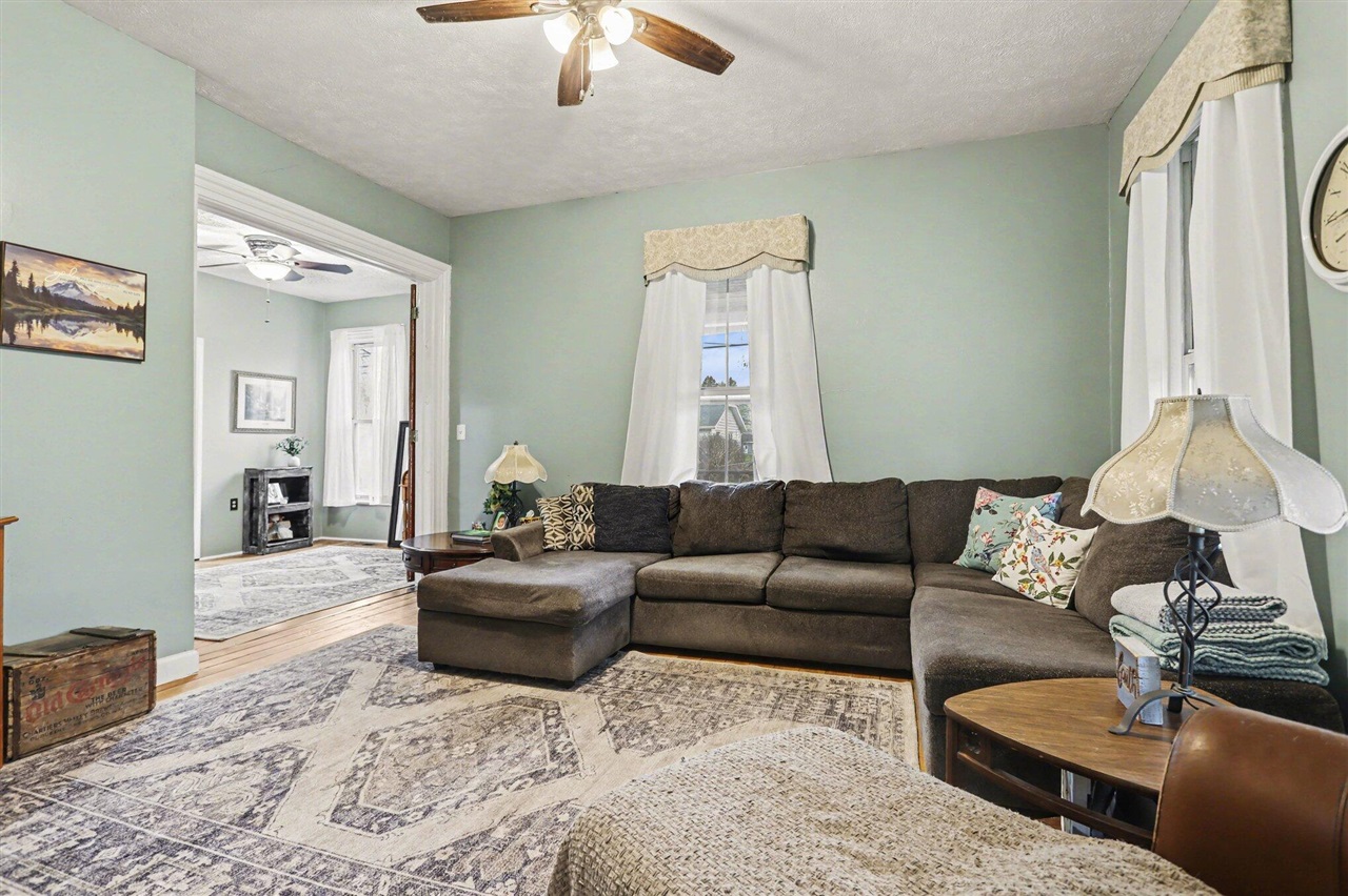 814 French Street, Three Rivers, MI, 49093-2254