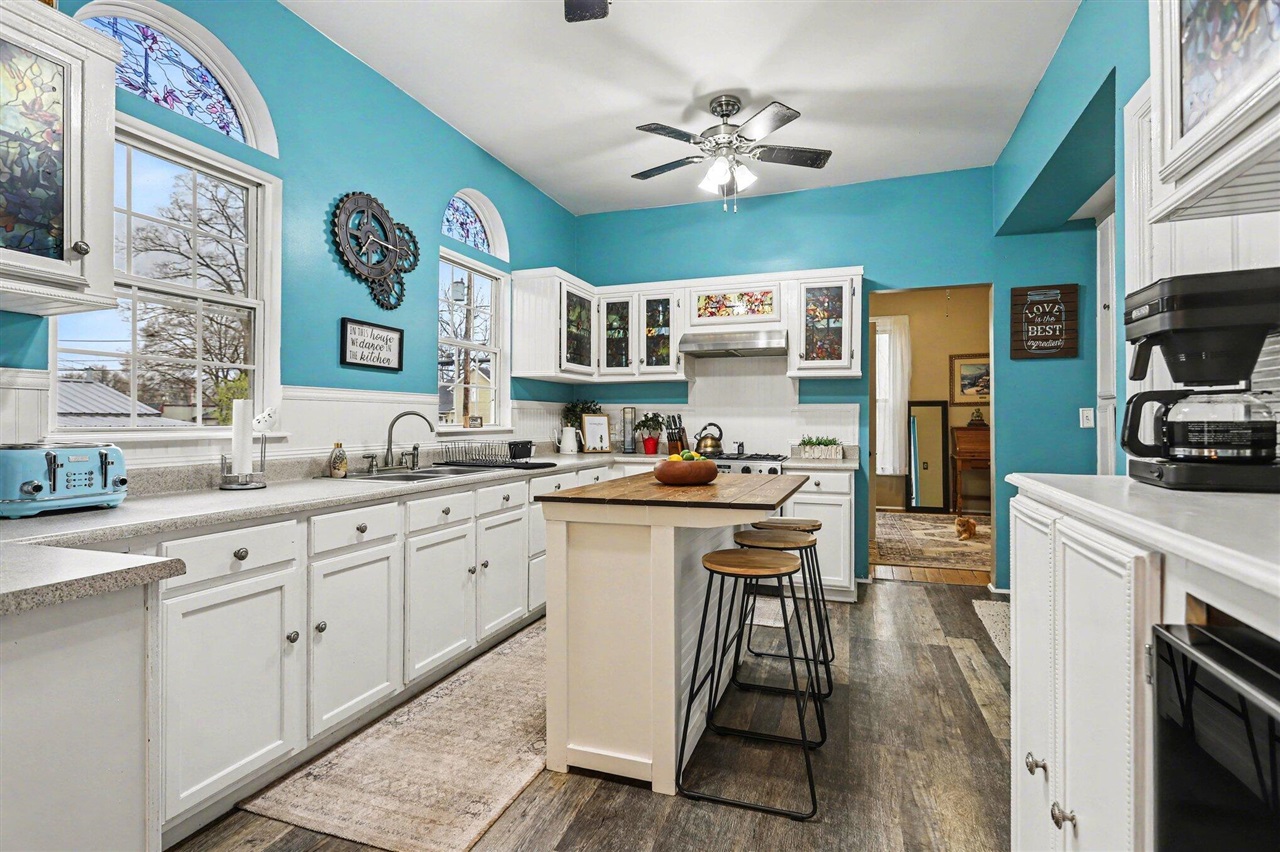 814 French Street, Three Rivers, MI, 49093-2254