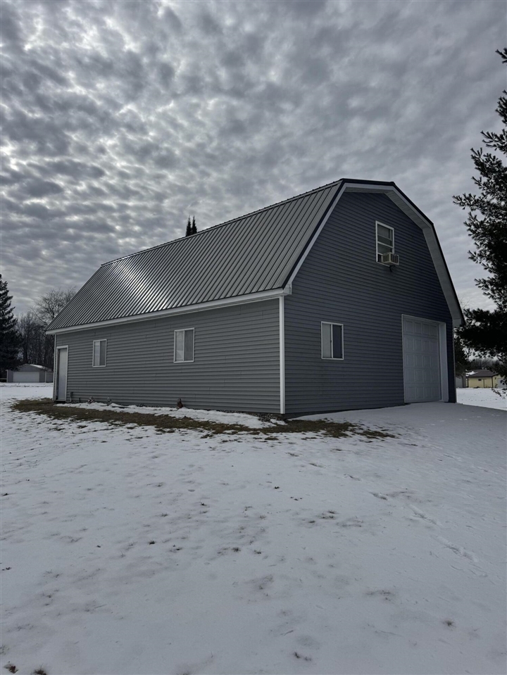 6384 Larch Trail, Lake, MI, 48632-9187