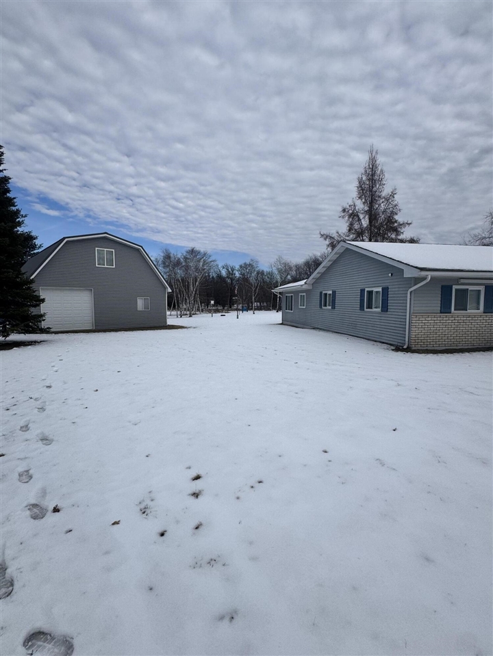 6384 Larch Trail, Lake, MI, 48632-9187