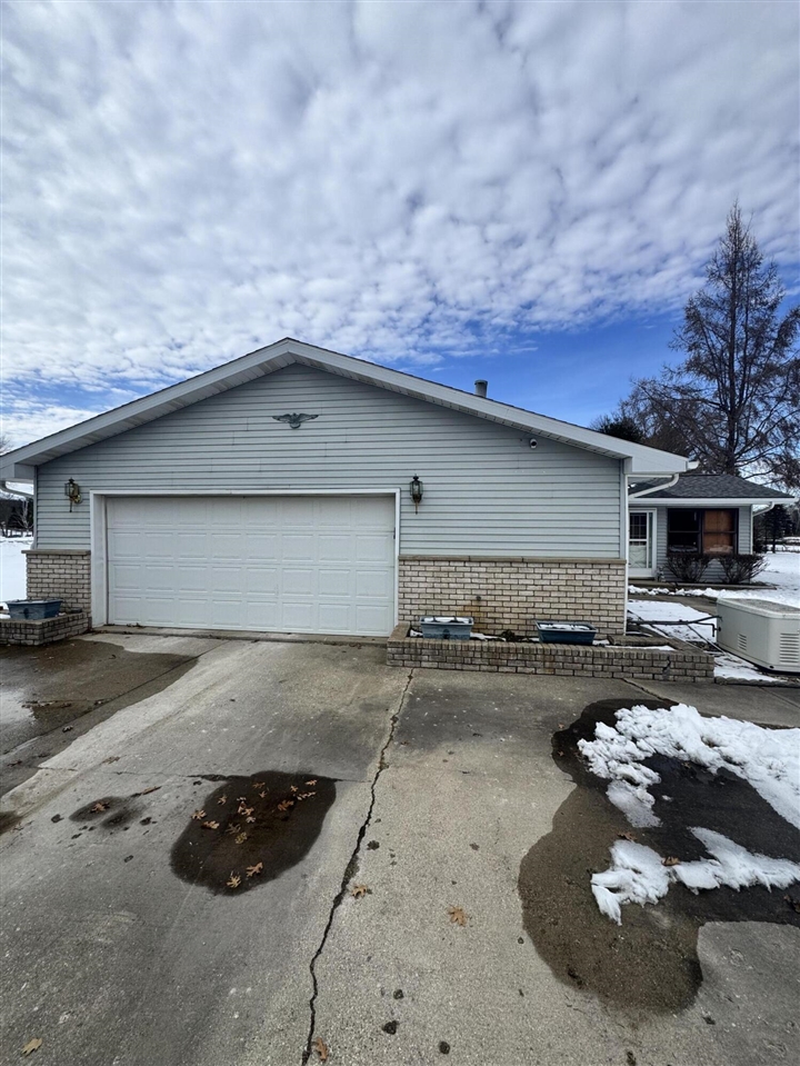 6384 Larch Trail, Lake, MI, 48632-9187