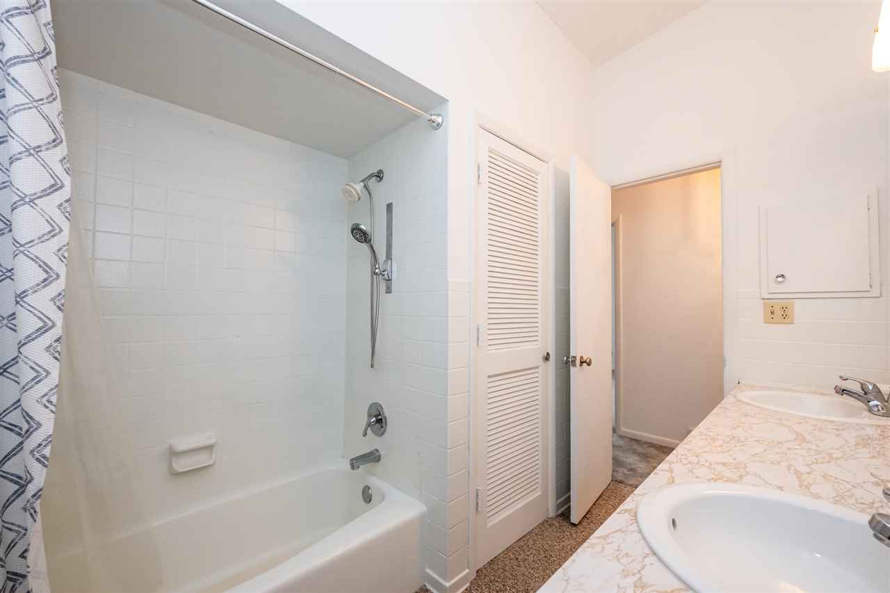 6731 Bayview Drive, Coloma, MI, 49038-9523