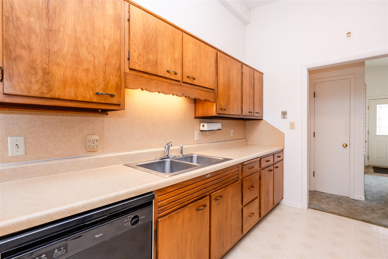 6731 Bayview Drive, Coloma, MI, 49038-9523