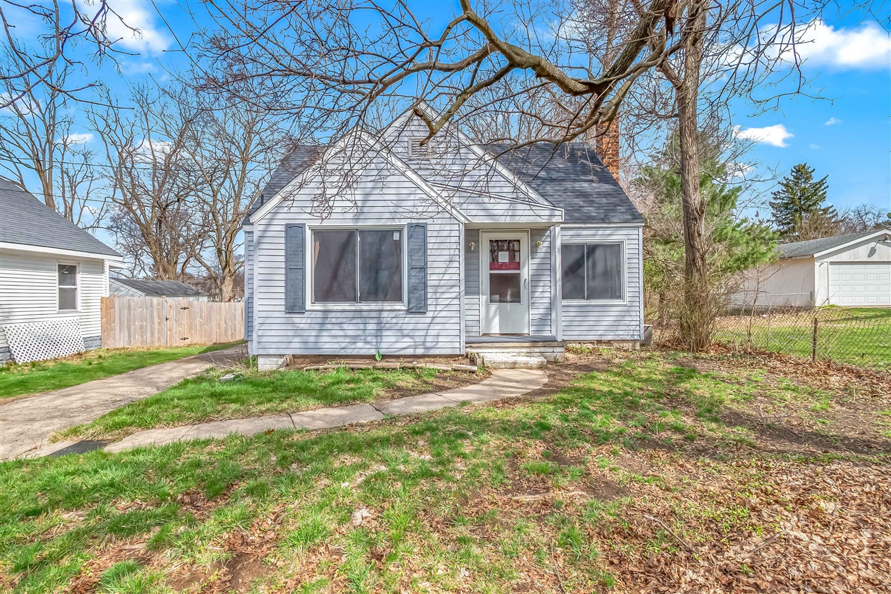 138 Pierce Avenue, Jackson, MI, 49203-4561