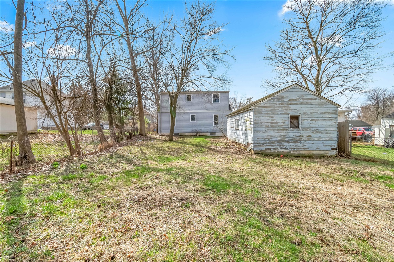 138 Pierce Avenue, Jackson, MI, 49203-4561