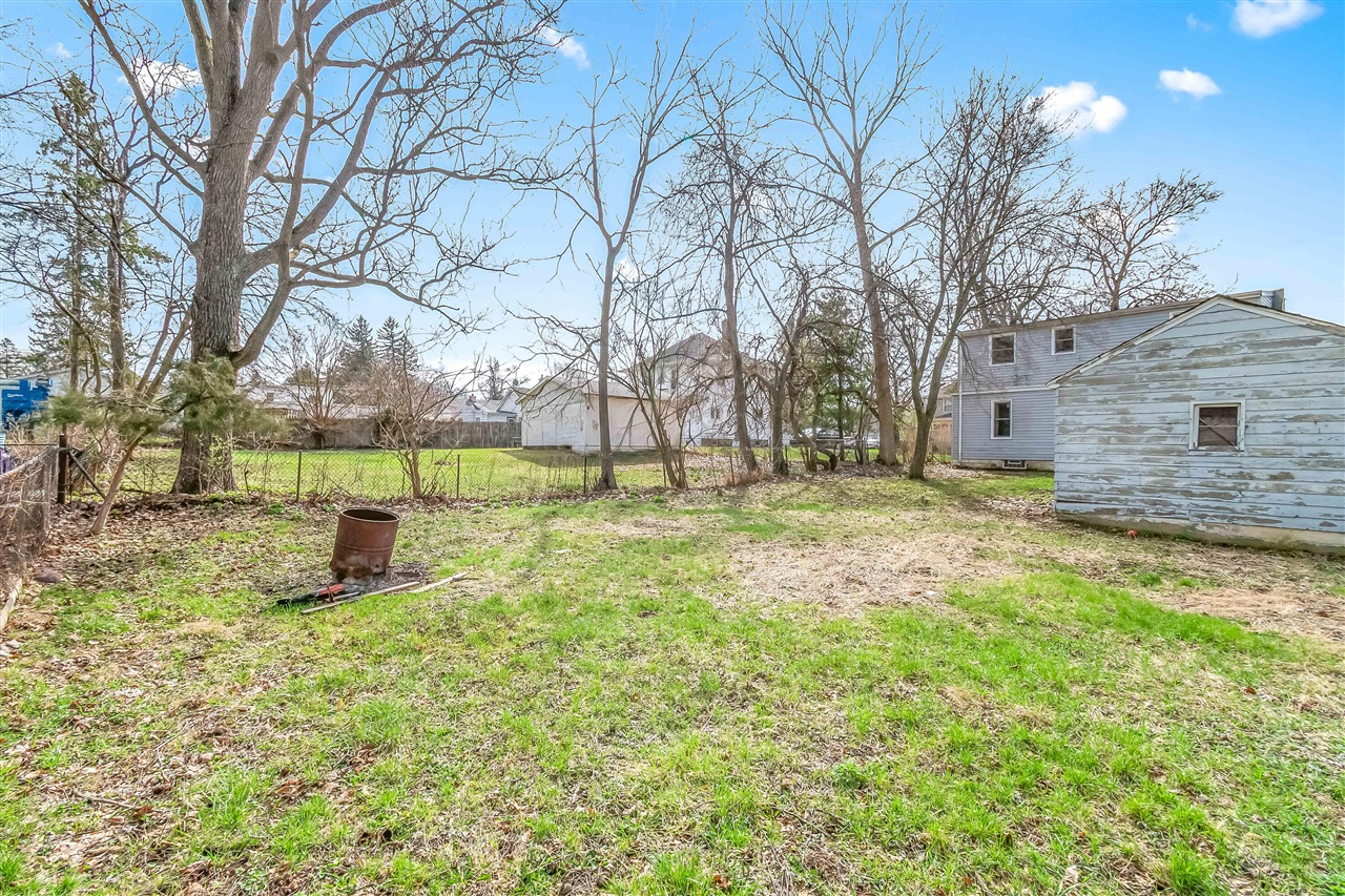 138 Pierce Avenue, Jackson, MI, 49203-4561