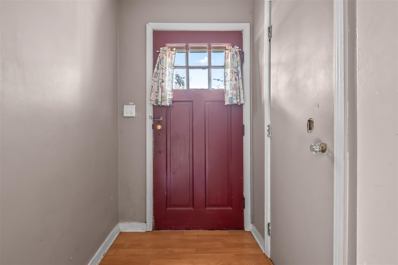 138 Pierce Avenue, Jackson, MI, 49203-4561