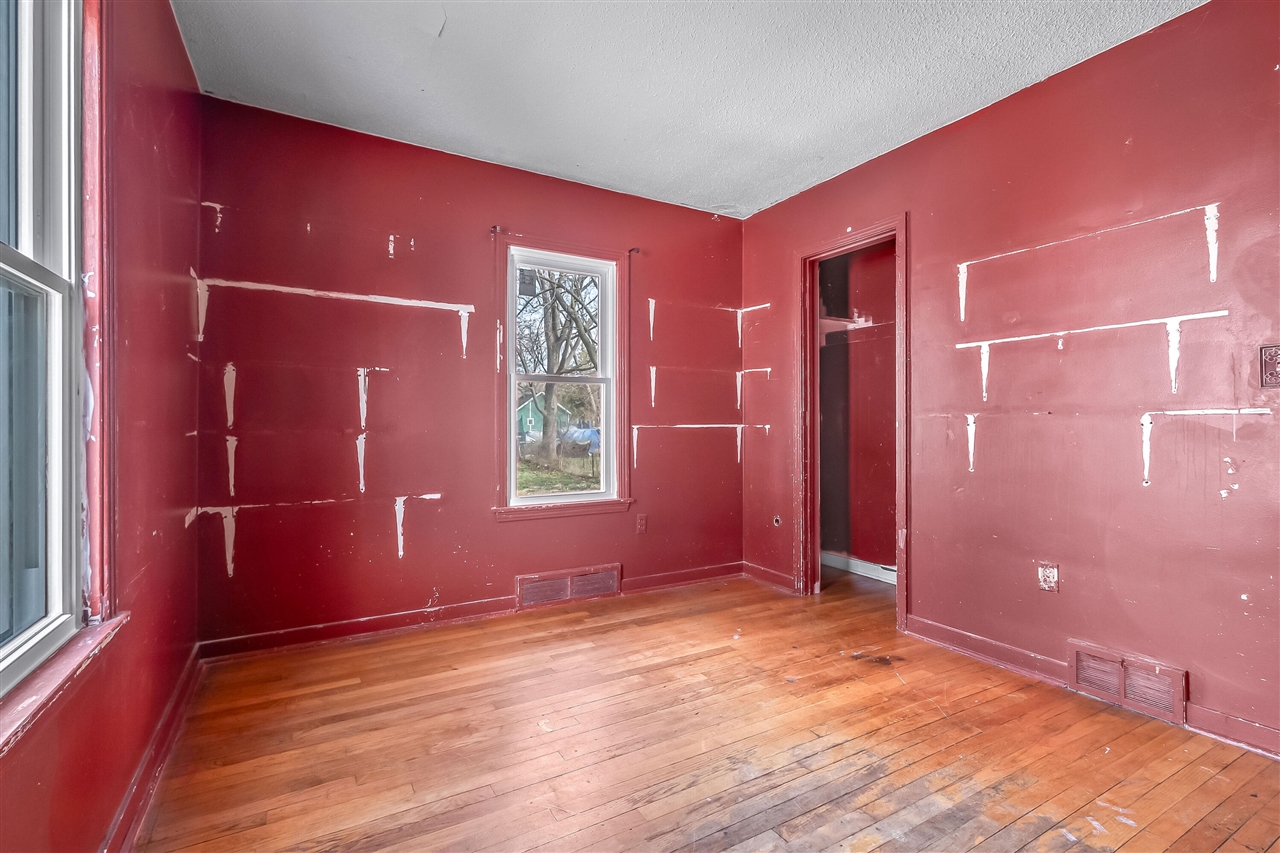 138 Pierce Avenue, Jackson, MI, 49203-4561