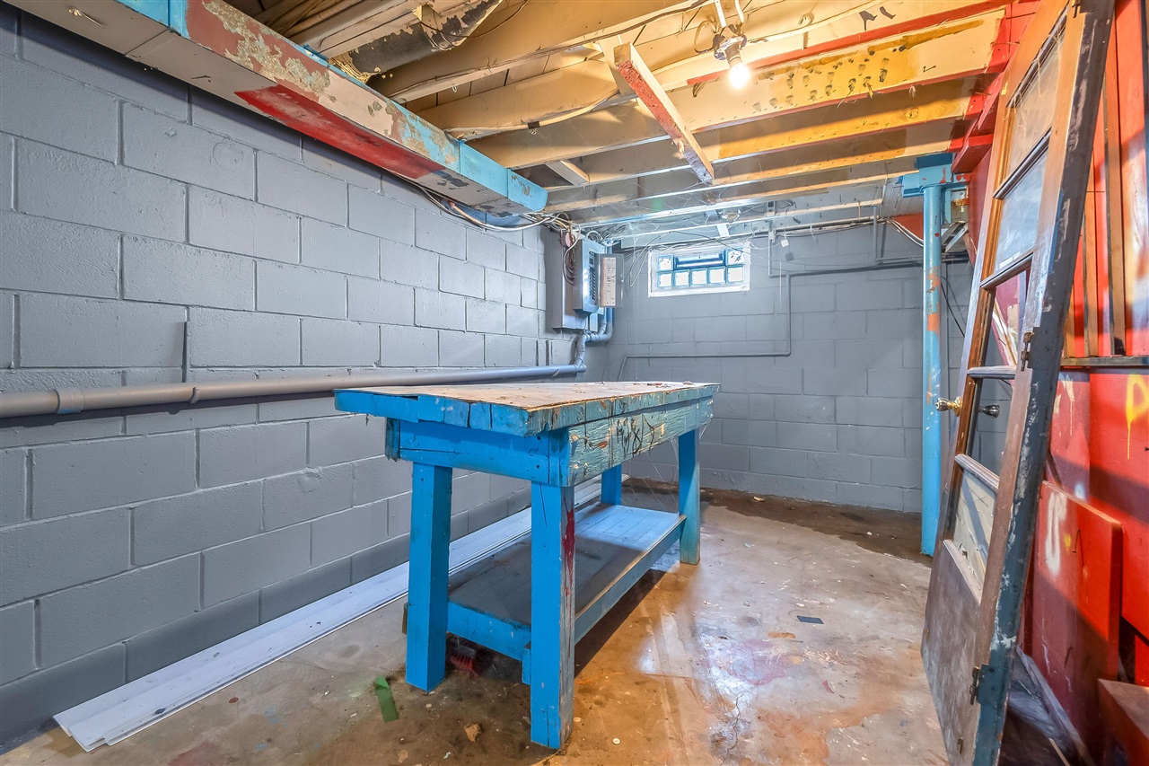 138 Pierce Avenue, Jackson, MI, 49203-4561