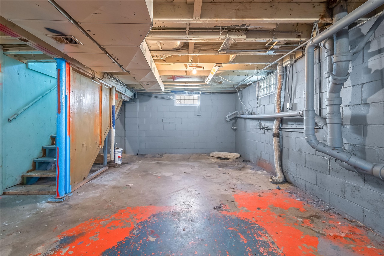 138 Pierce Avenue, Jackson, MI, 49203-4561