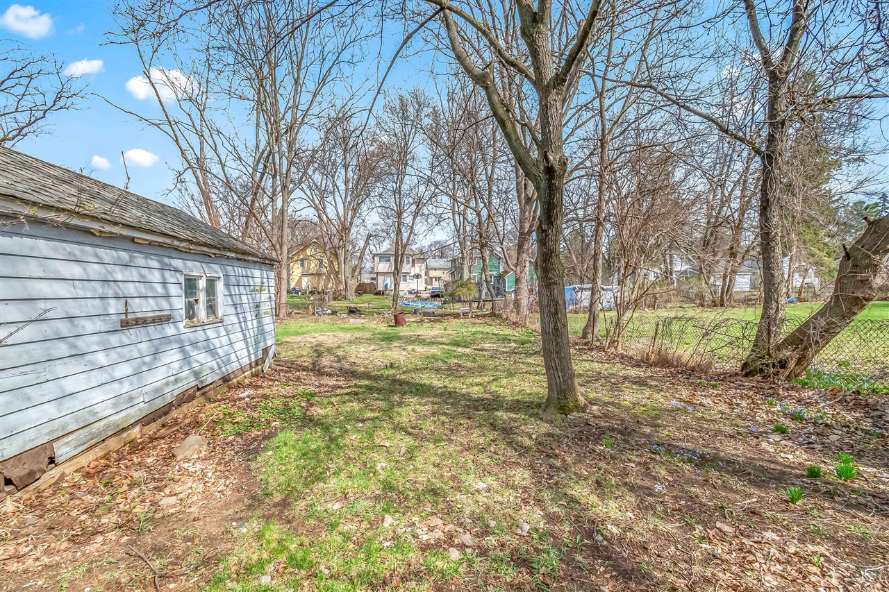 138 Pierce Avenue, Jackson, MI, 49203-4561