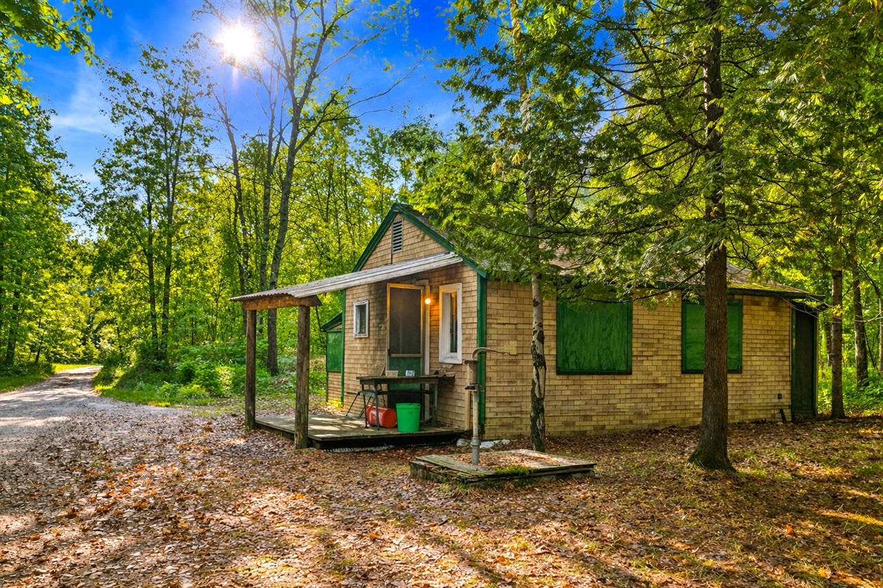 3194 N Warfield Road, Harrietta, MI, 49638-9604