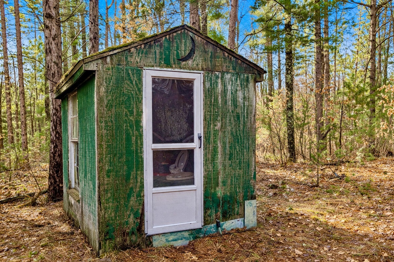 3194 N Warfield Road, Harrietta, MI, 49638-9604