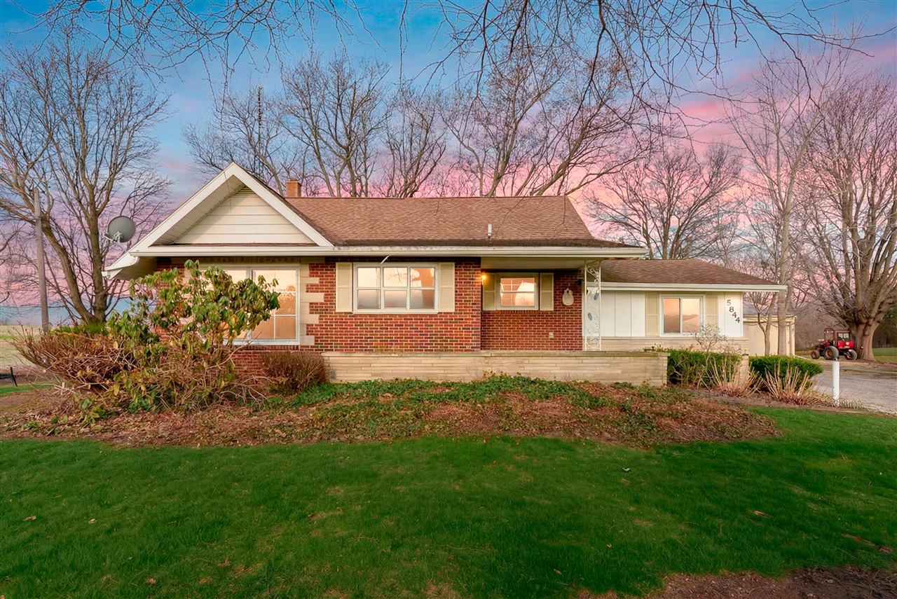 5844 S Scottdale Road, Berrien Springs, MI, 49103-9706