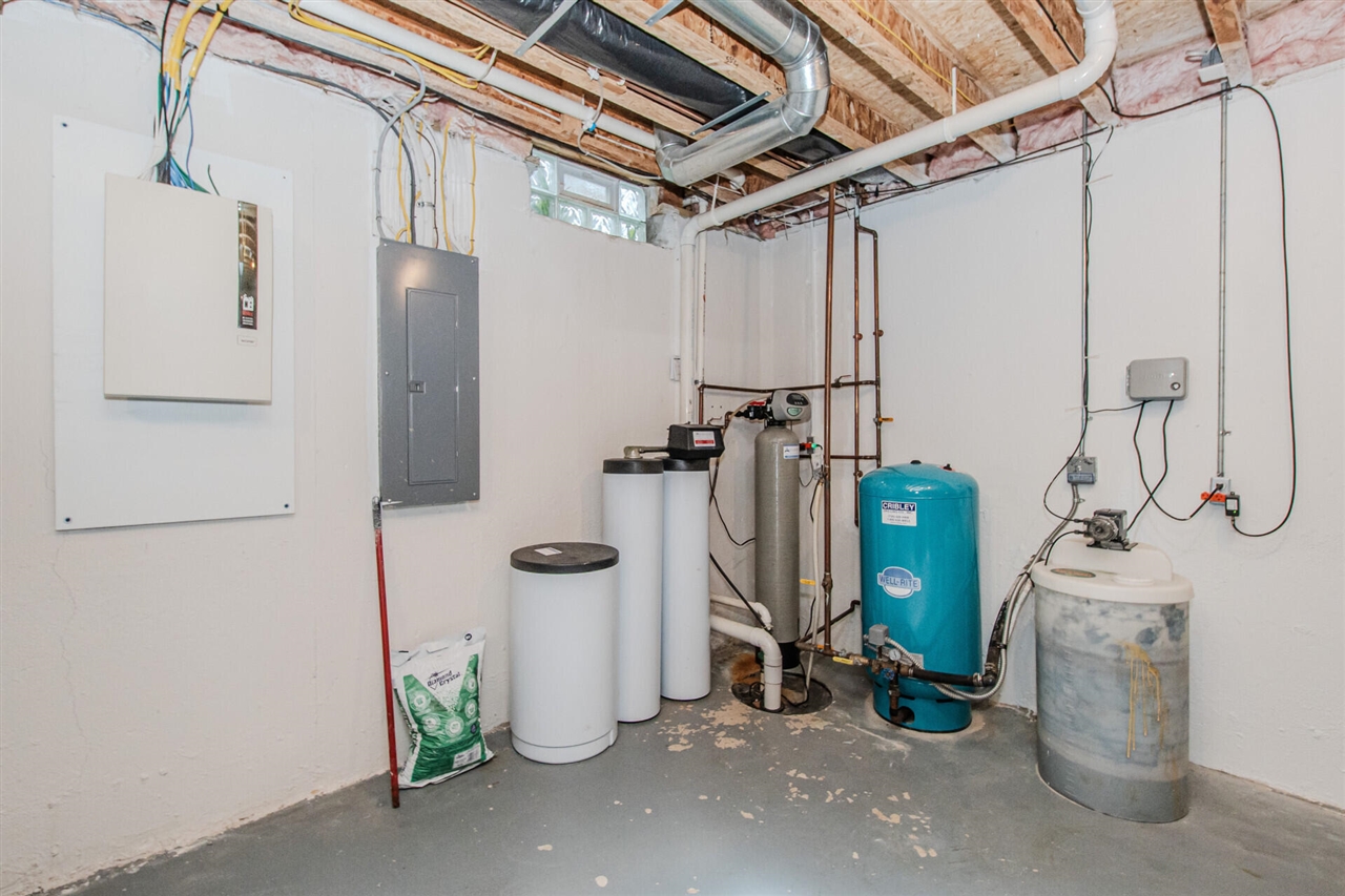 9032 Carter Drive, Saline, MI, 48176-8006