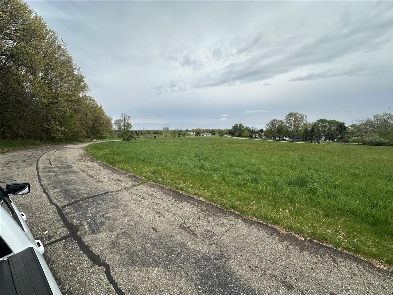 V/L Raintree, Sturgis, MI, 49091